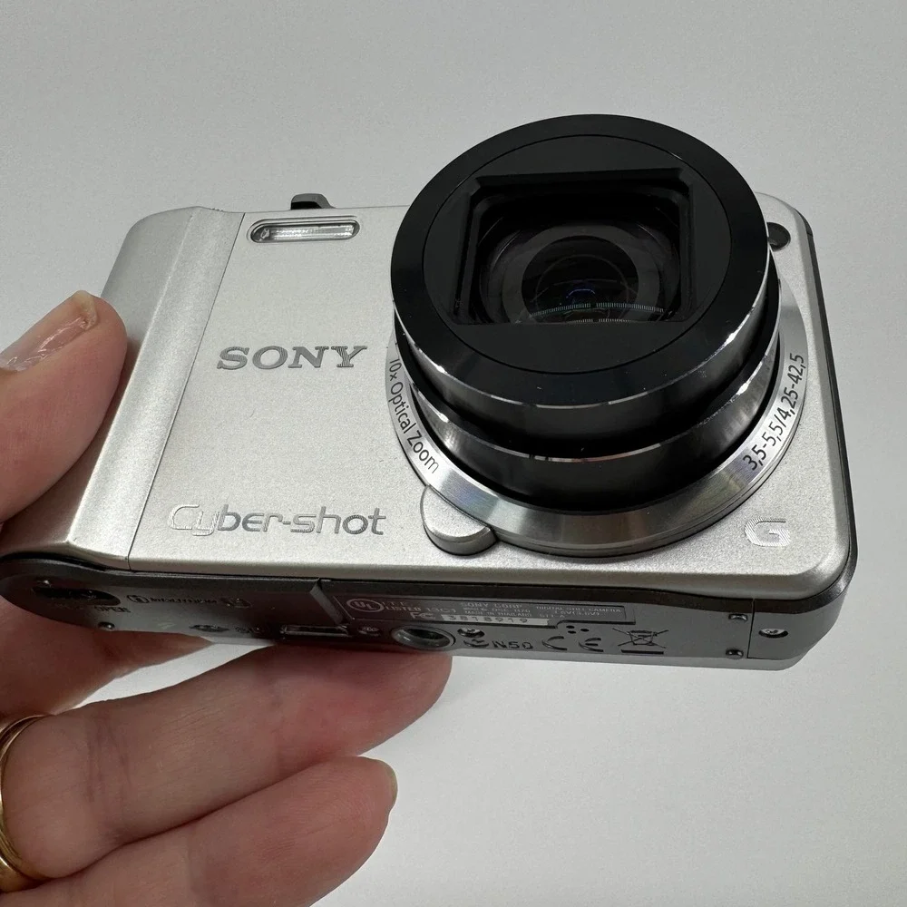 Sony Cyber-shot DSC-H70 16.1MP Digital Camera 10x Zoom Silver Battery Charger